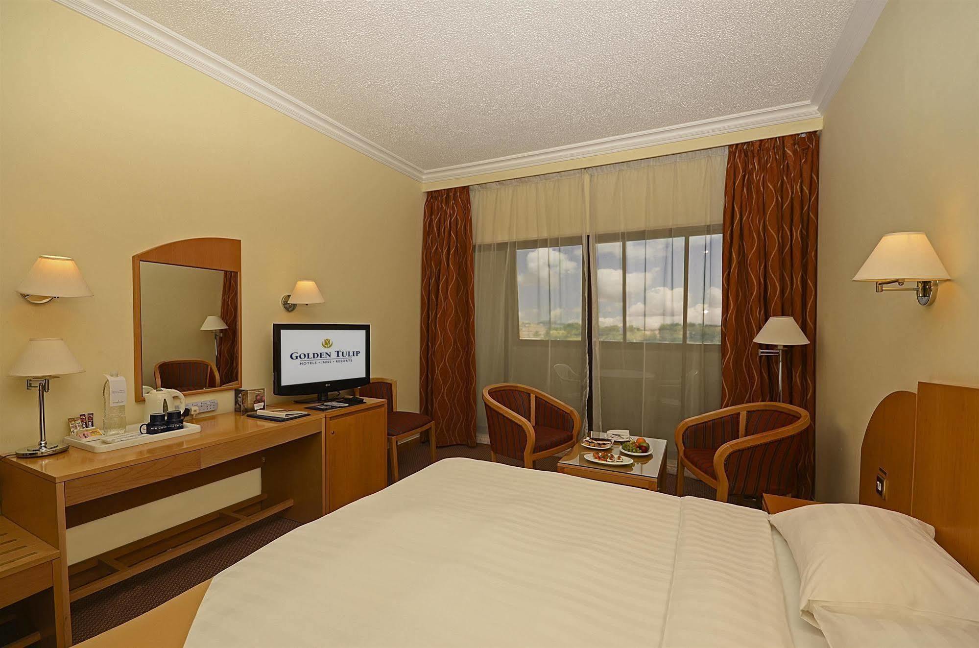 Golden Tulip Seeb Maskat Dış mekan fotoğraf